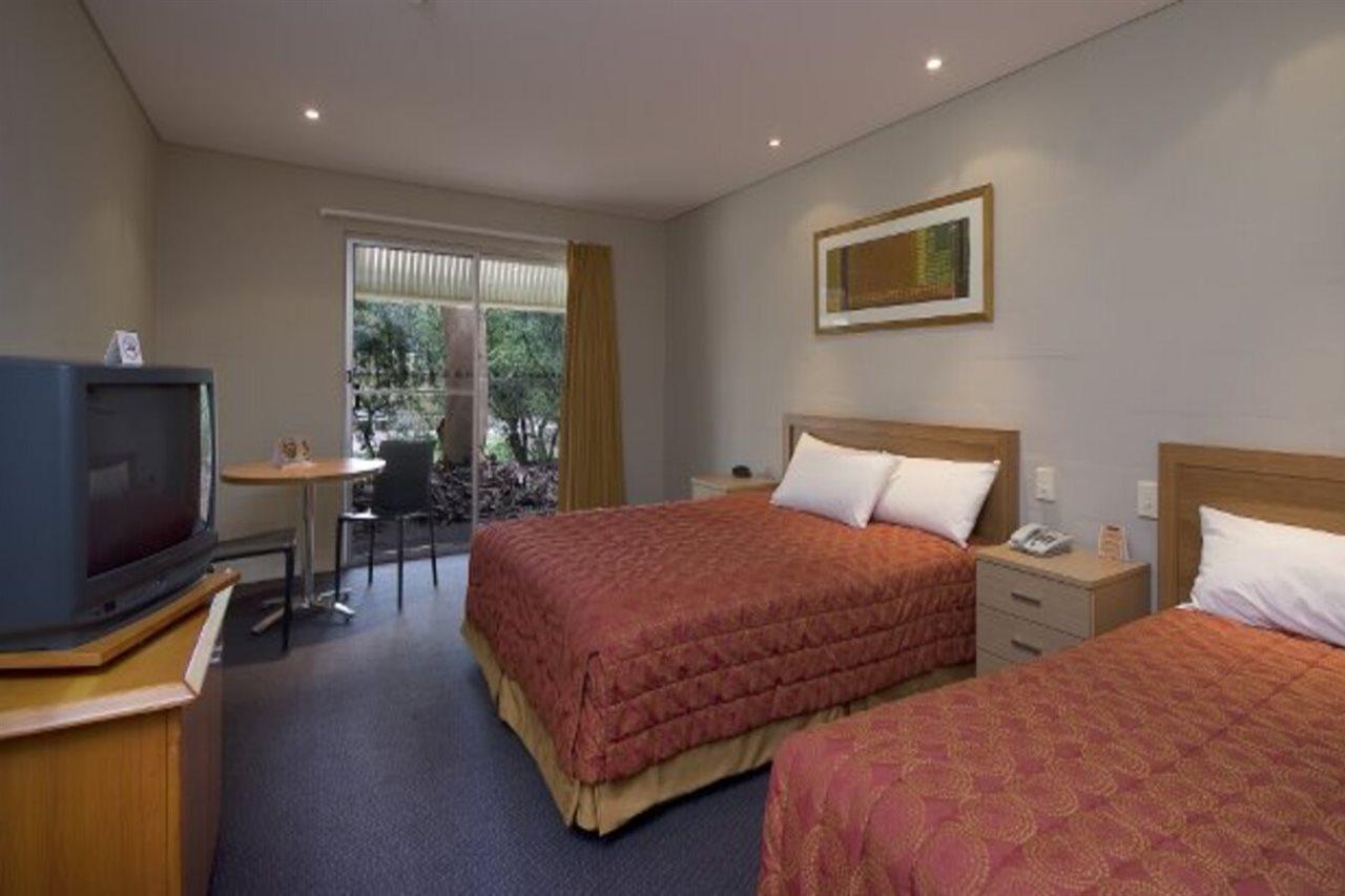 Outback Hotel Ayers Rock Exteriör bild