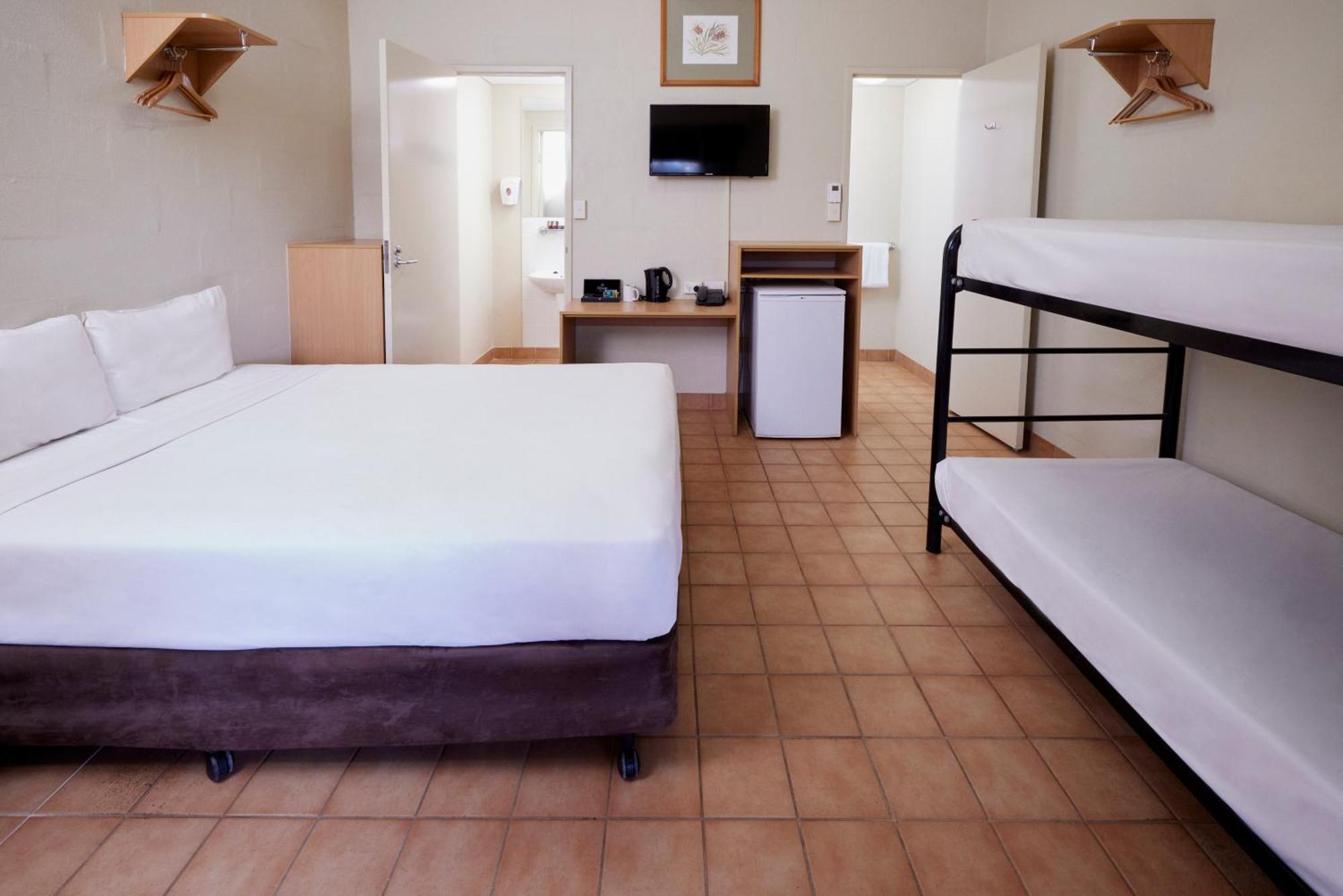 Outback Hotel Ayers Rock Exteriör bild