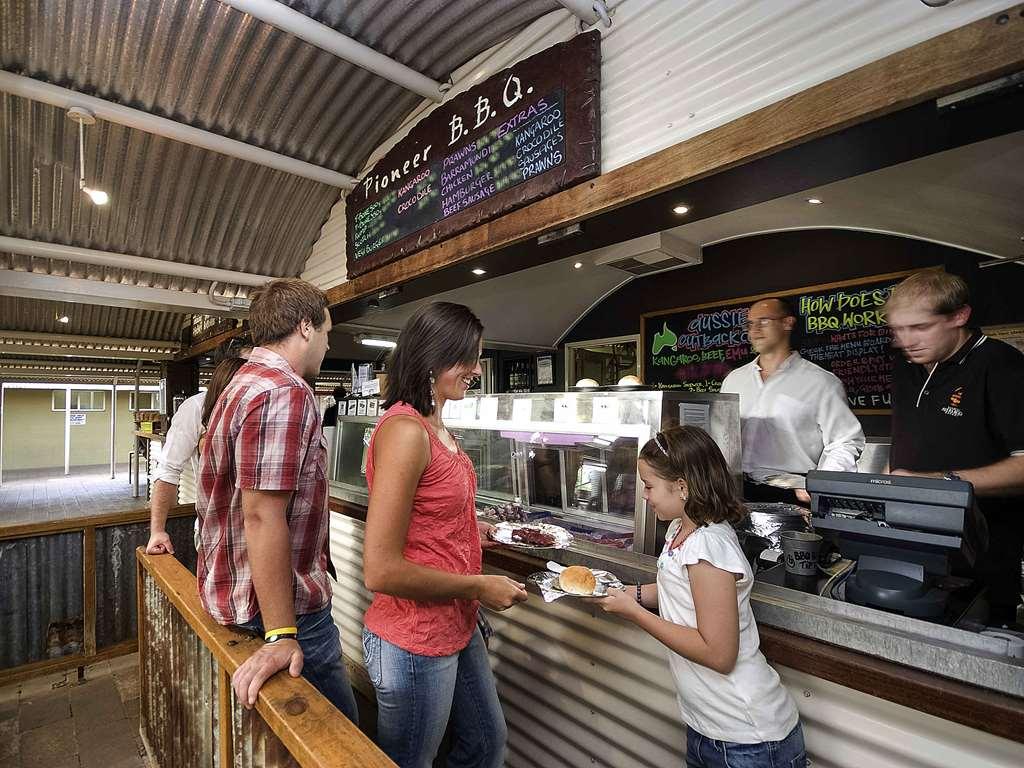 Outback Hotel Ayers Rock Restaurang bild
