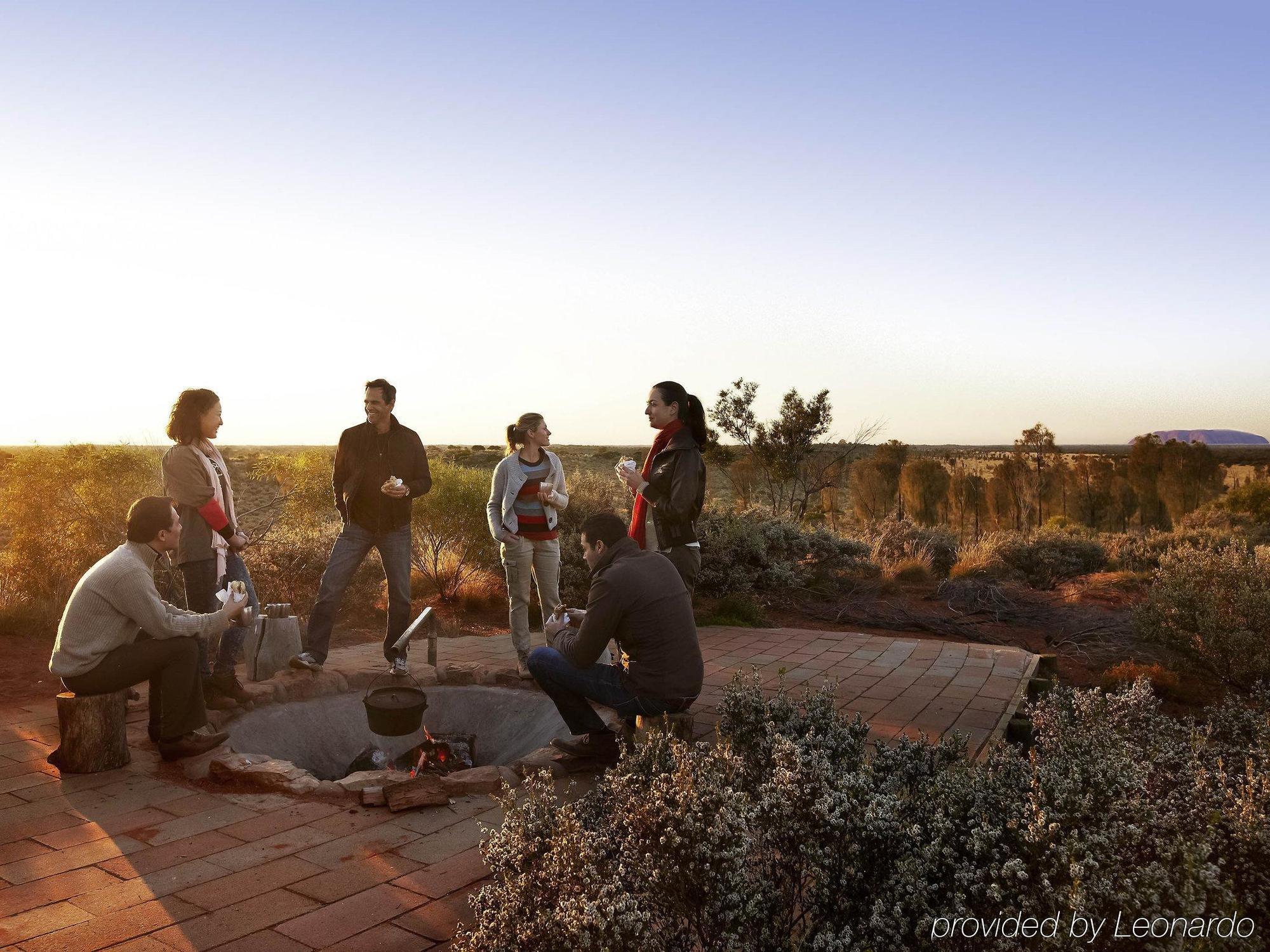 Outback Hotel Ayers Rock Exteriör bild