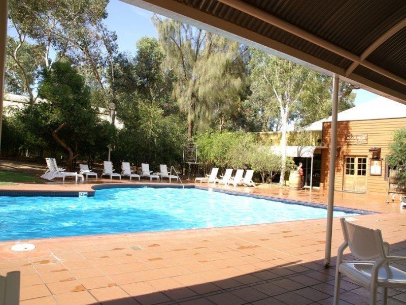 Outback Hotel Ayers Rock Exteriör bild