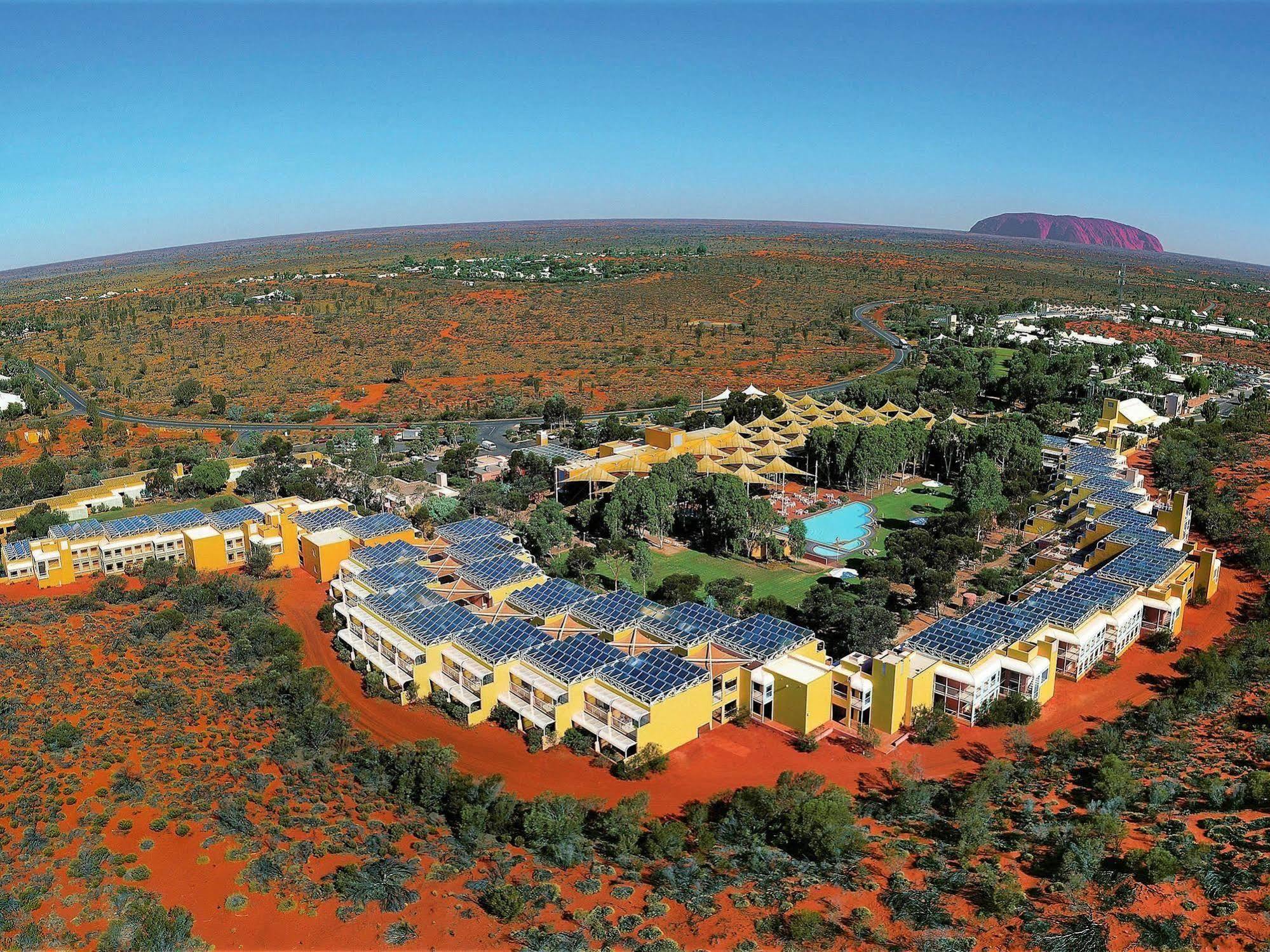 Outback Hotel Ayers Rock Exteriör bild